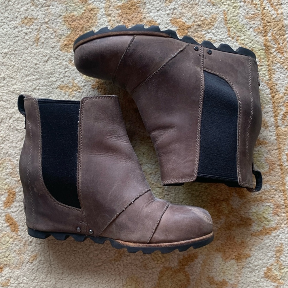 SOREL WEDGE BOOTS